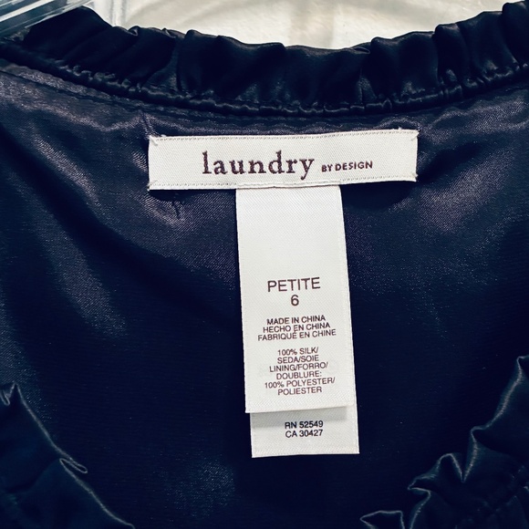 Shiny Black Silk Sleeveless Shift Dress - Picture 5 of 6